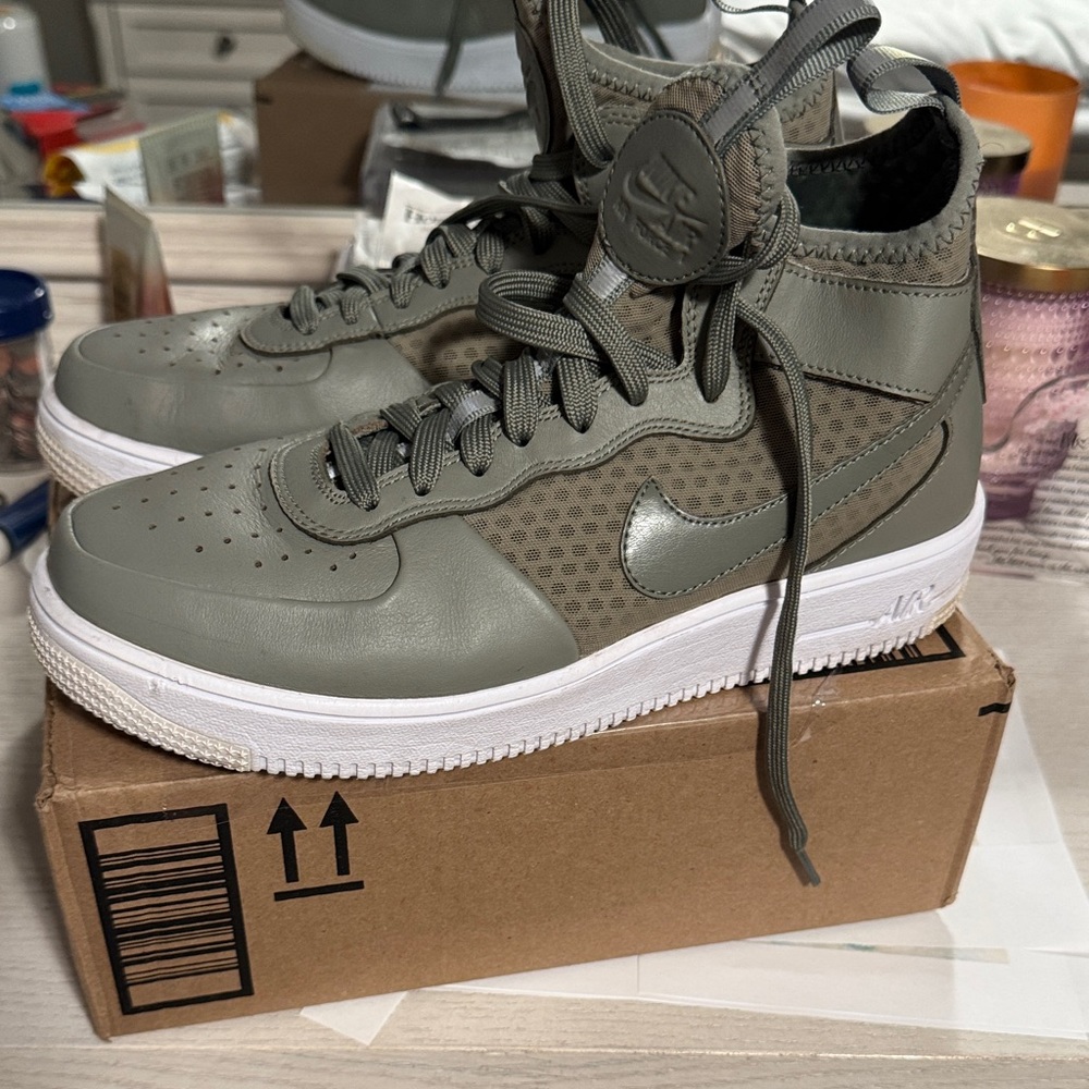 Nike High-Top Sneakers in Gray and White